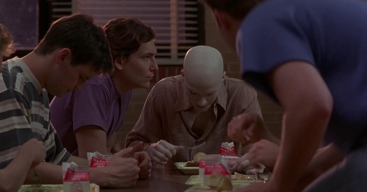 Powder.1995.720p.WEB[00-20-51][20180421-012058711].jpg