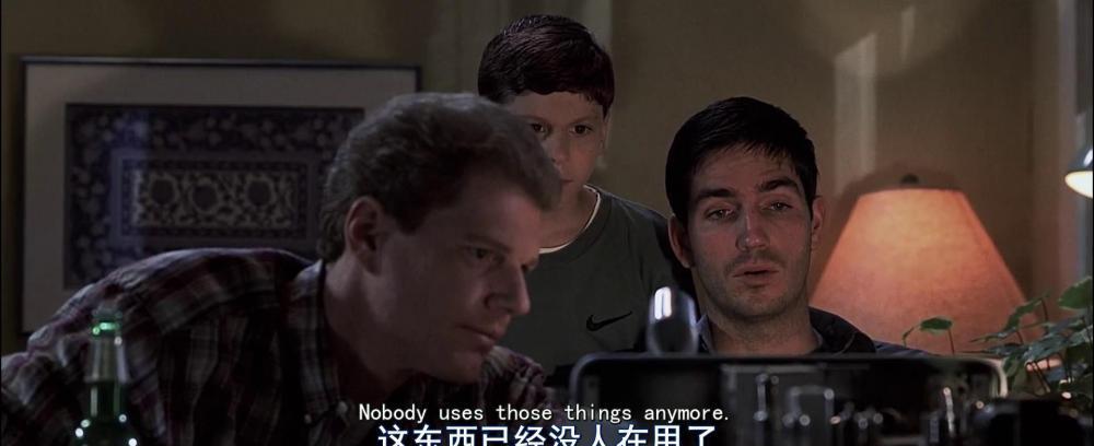 frequency.2000.1080p[00-16-18][20180425-105738327].jpg