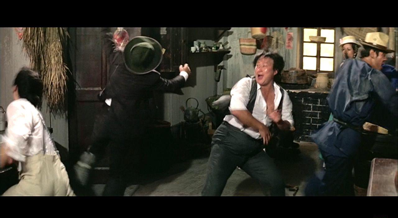 Project.A.1983.BluRay.720p.AC3.2Audio.x264-CnSCG.mkv_20190125_165318.699.jpg