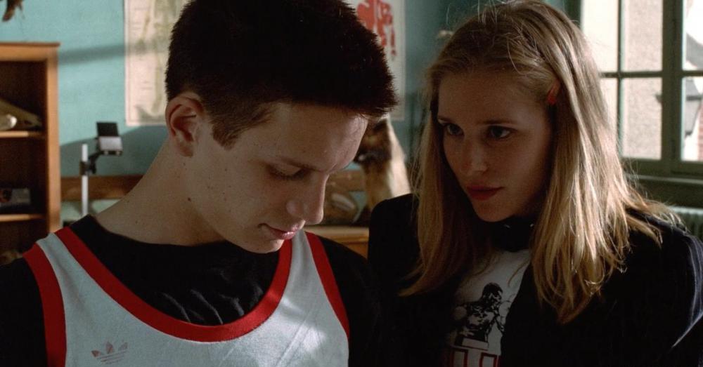 Les.Amants.Criminels.1999.FRENCH.720p.BluRay.x264-CherryCoke.mkv_20200627_100402.279.jpg