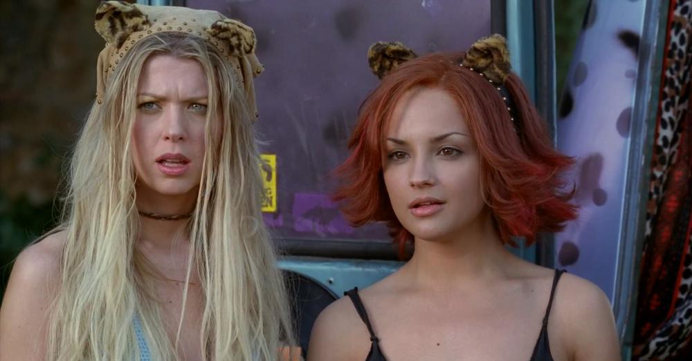 Josie.And.The.Pussycats.2001.1080p.WEB-DL.DD5.1.H264-FGT.mkv_20200609_232250.554.jpg