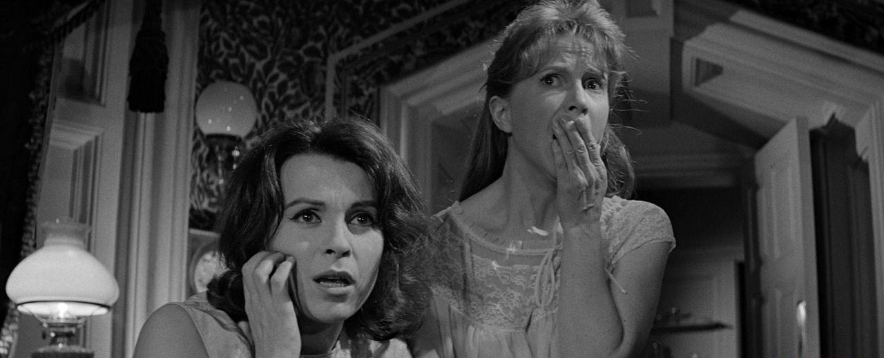 The.Haunting.1963.720p.BluRay.X264-AMIABLE.mkv_20200306_180929.228.jpg