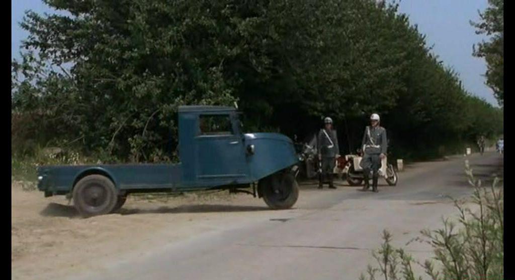 部长轿车的风波 Einfach Blumen aufs Dach&amp;#8206; (1979).mkv_20200807_170153.940.jpg