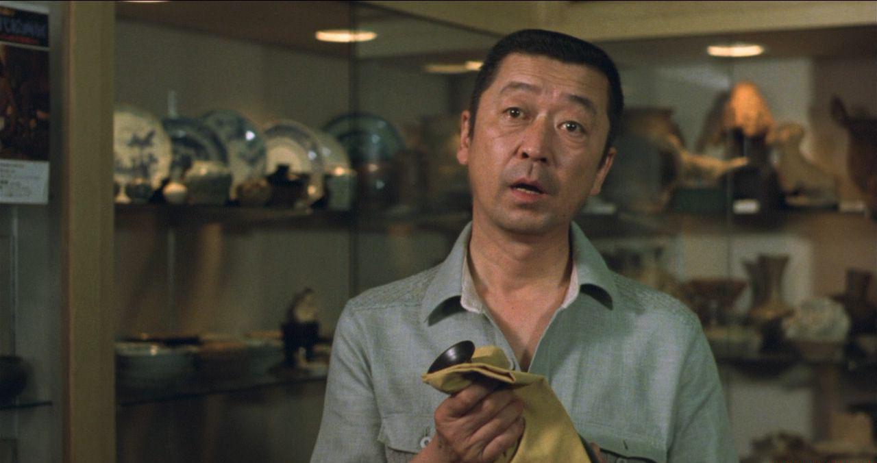 White.Love.1979.720p.BluRay.x264-WiKi.Sample.mkv_20200810_200411.839.jpg