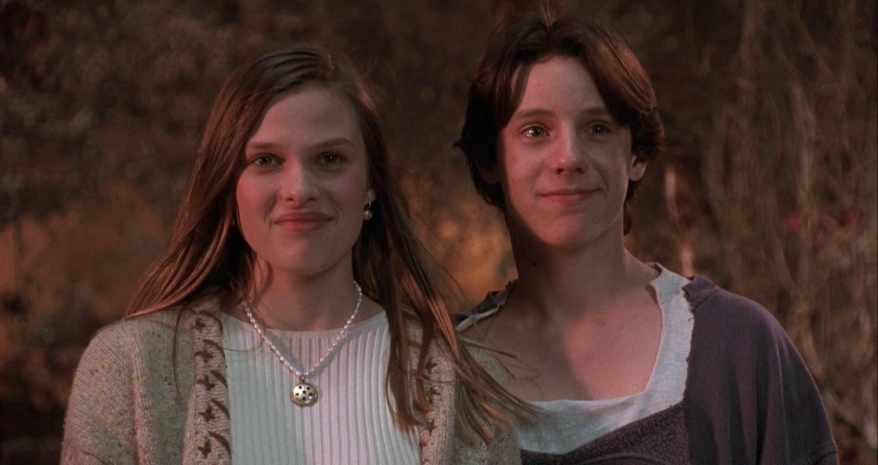 hocus.pocus.1993.720p.bluray.x264-hd4u.mkv_20190504_063930.366.jpg