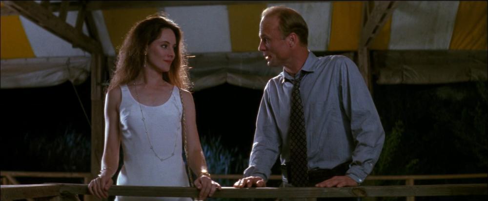 China.Moon.1991.1080p.BluRay.x264-PSYCHD.mkv_20200928_221706.477.jpg
