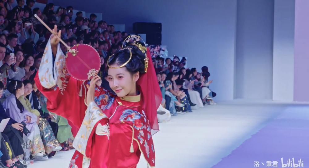 华裳九州中.mp4_20201006_145440.681.jpg