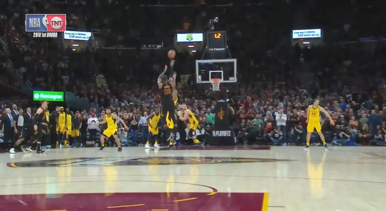 LeBron James' TOP PLAYS  Last 5 Seasons.mp4_20201219_203309402.jpg