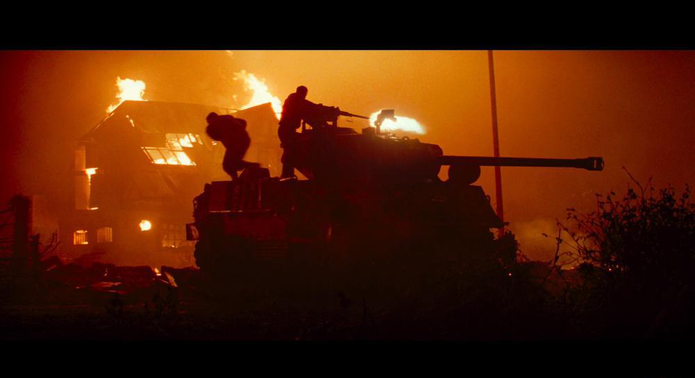 Fury.2014.2160p.BluRay.REMUX.HEVC.DTS-HD.MA.TrueHD.7.1.Atmos-FGT.mkv_20210105_221714.0.jpg