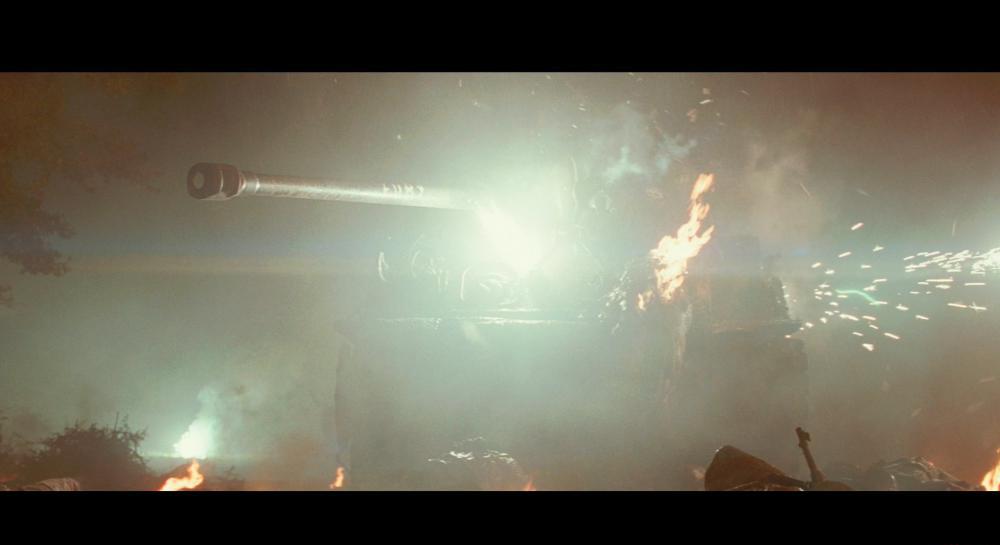 Fury.2014.2160p.BluRay.REMUX.HEVC.DTS-HD.MA.TrueHD.7.1.Atmos-FGT.mkv_20210105_221737.7.jpg