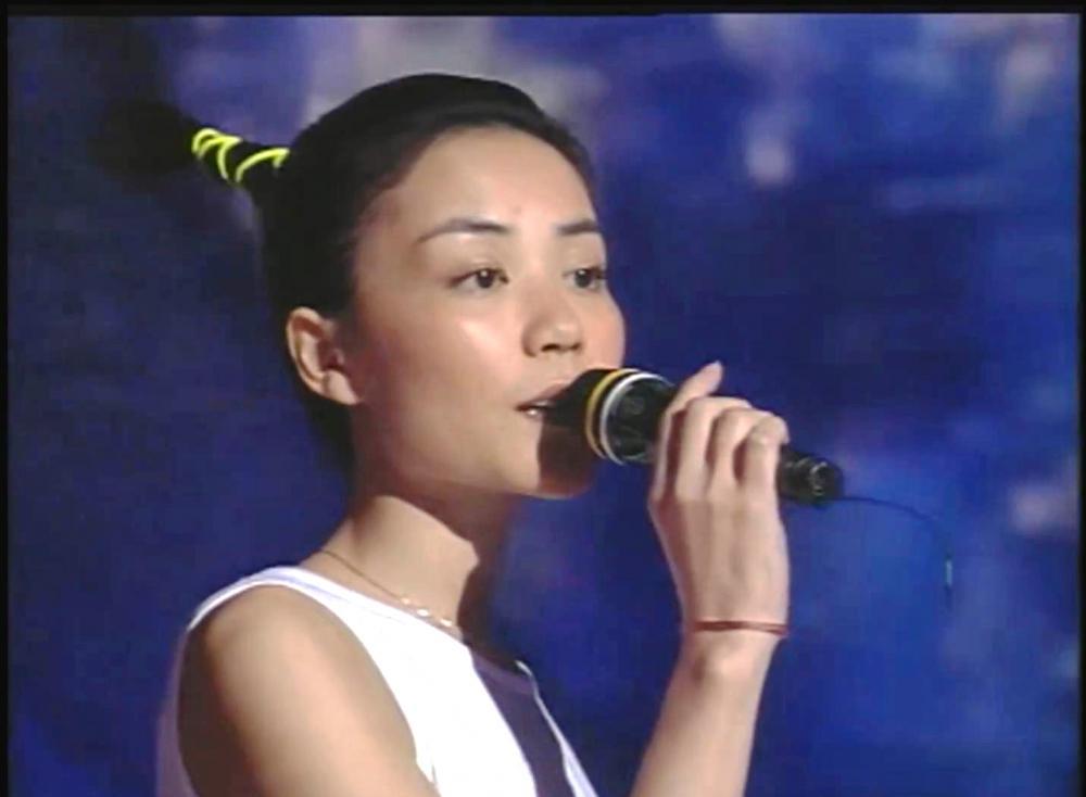 1 雷颂德 Thank You 演唱会-香港全明星阵容，星光熠熠.flv_20210124_052454.176.png