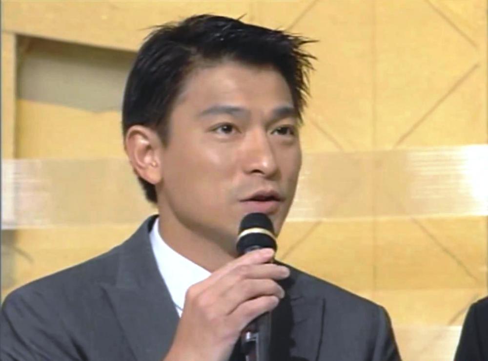 1 雷颂德 Thank You 演唱会-香港全明星阵容，星光熠熠.flv_20210124_052240.417.png