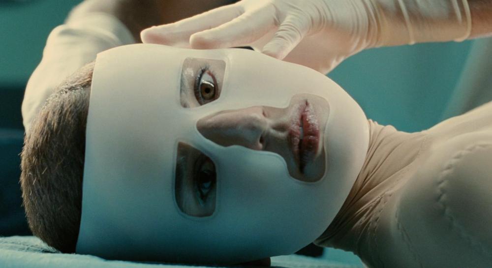 吾栖之肤The.Skin.I.Live.In.2011.SPANISH.1080p.BluRay.x264.DTS.mkv_20210304_103756.277.jpg