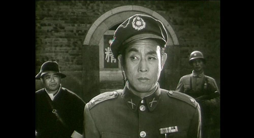 女交通员.mkv_20210504_223647.070.jpg