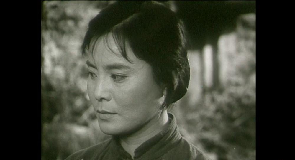 女交通员.mkv_20210504_230528.627.jpg
