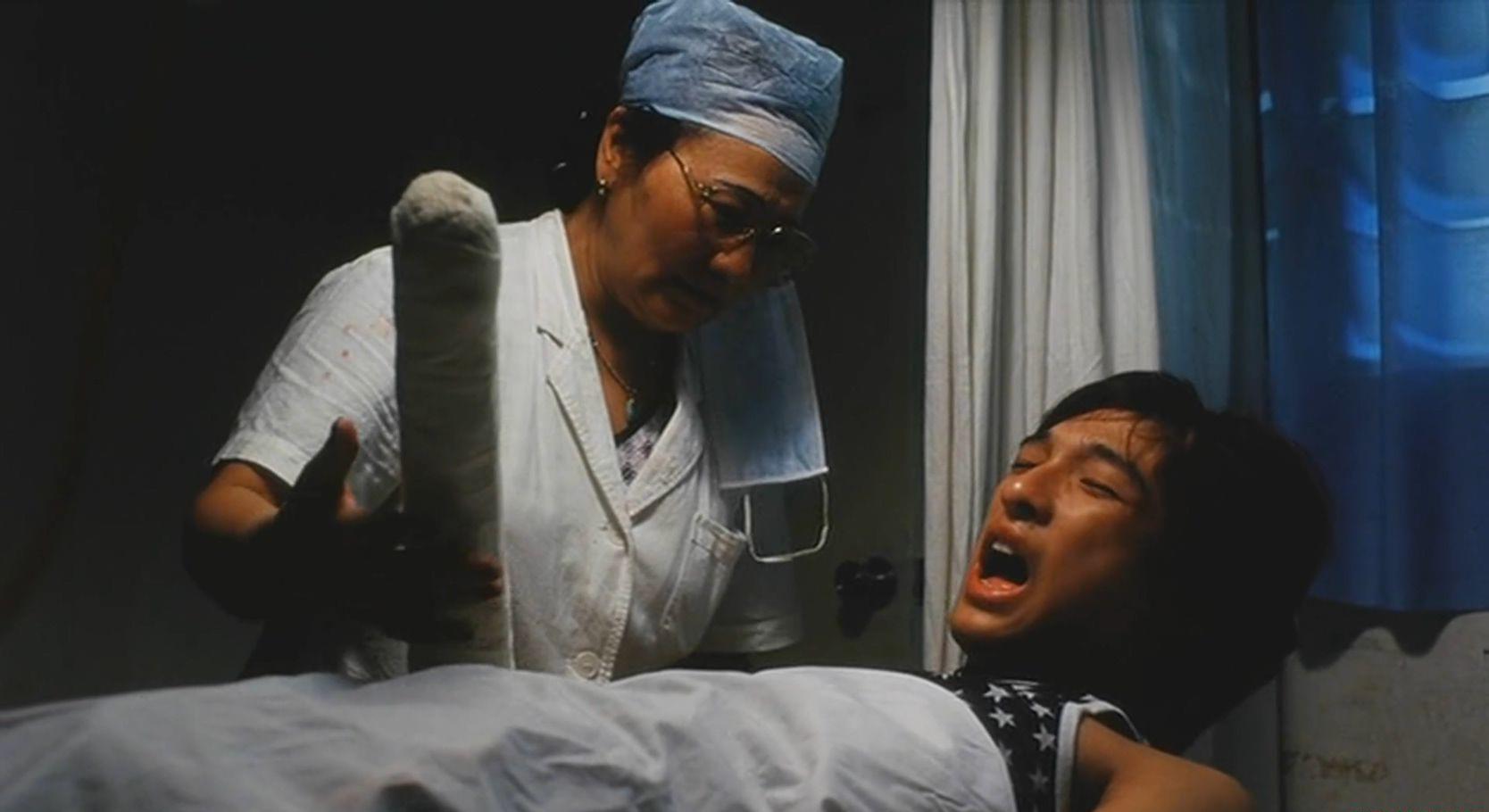 香港有个荷里活.2002.1080P.粤语.中字.mp4_20210608_100001.725.jpg