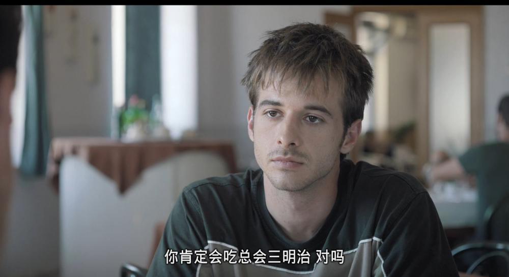 有答案的男子.中字.The.Man.with.the.Answers.2021.BD1080PX264AAC-YYDS.mp4_20210705_21364.jpg