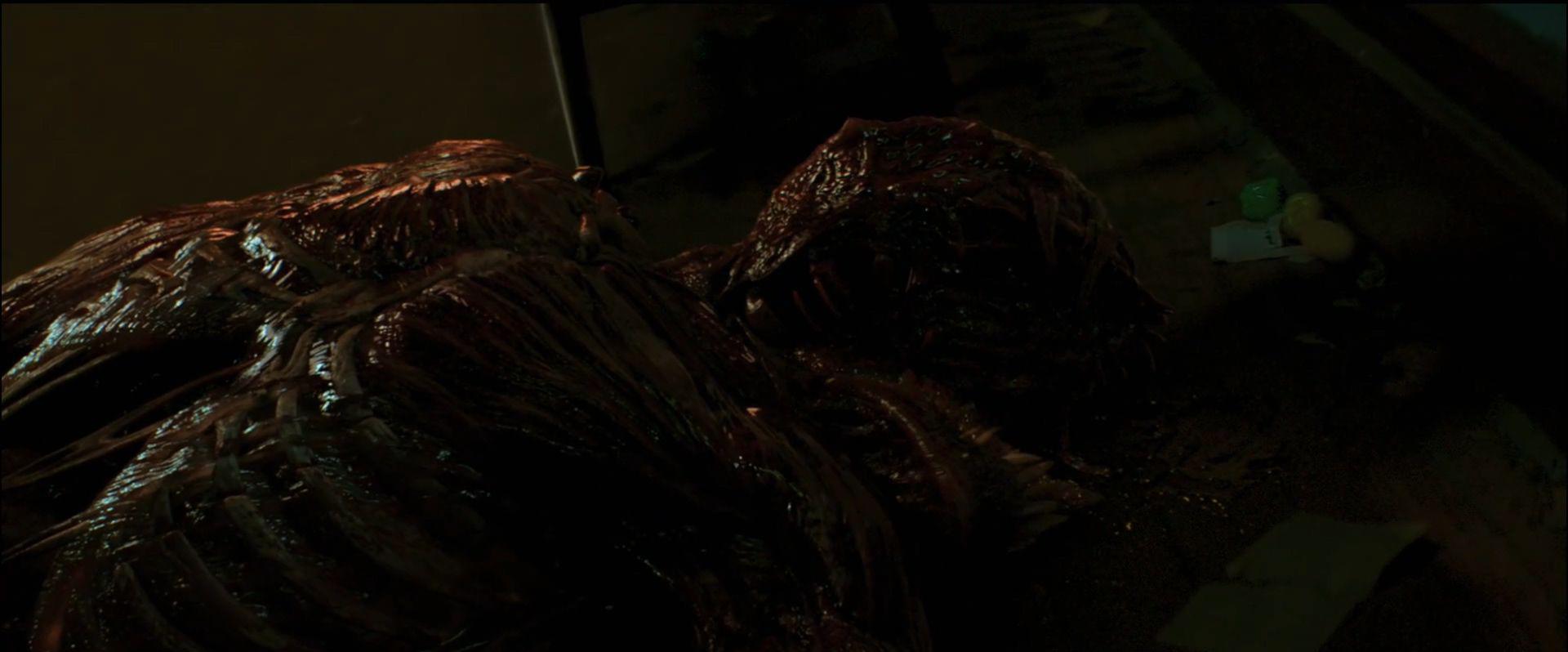 Resident.Evil.Welcome.to.Raccoon.City.2021.1080p.中英字幕.远鉴字幕组.mp4_20211221_2010.jpg