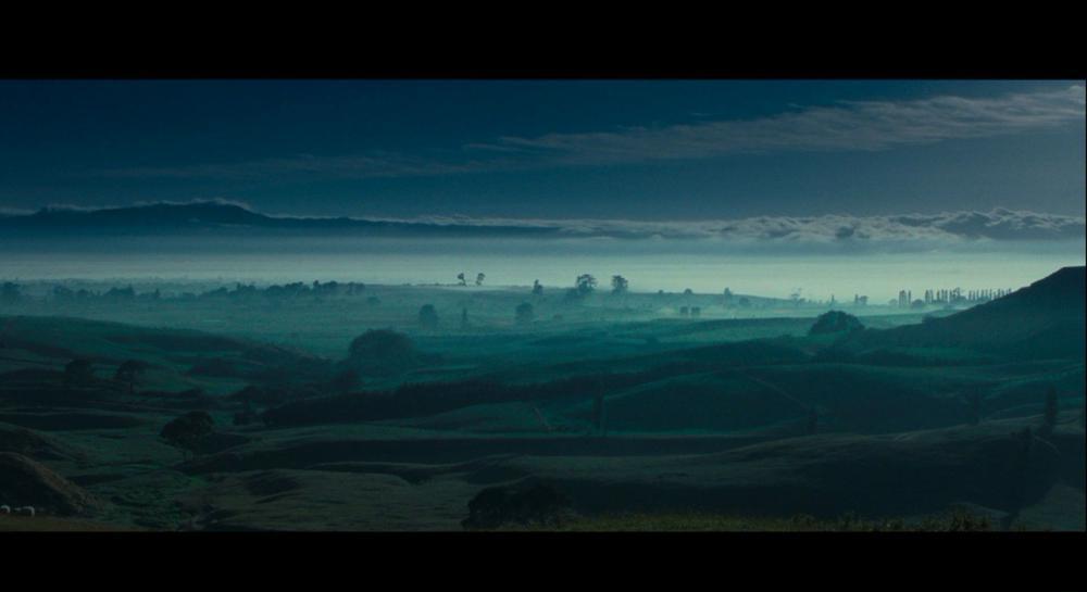 指环王1：魔戒再现.The.Fellowship.of.the.Ring.2001.Disc.EXTENDED.BluRay.1080p.AVC.DTS-H.jpg