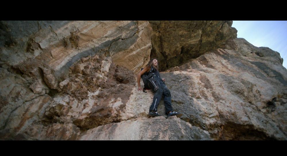 The.Ledge.2022.1080p.WEBRip.DD5.1.x264-NOGRP.带中文软字幕.mkv_snapshot_00.32.46.885.jpg