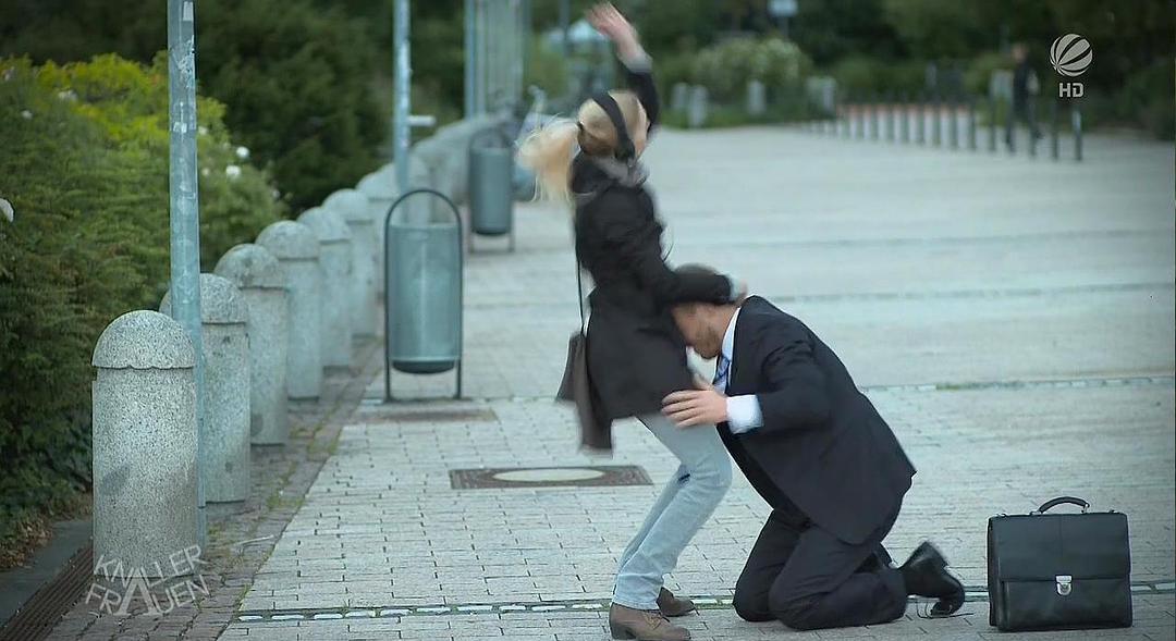 屌丝女士 第一季-2.jpg