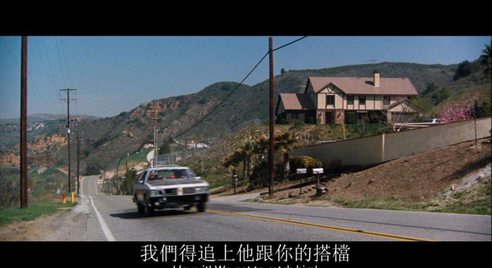 致命武器2.Lethal.Weapon.2.1989.1080p.BluRay.VC-1.DTS-HD.MA.5.1-FGT.mkv_20220501_213302.jpg