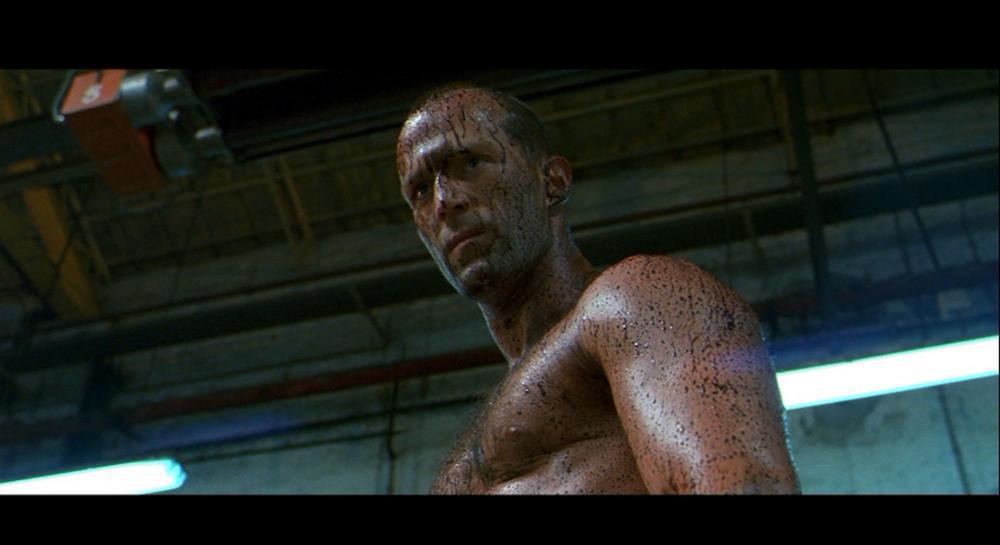 非常人贩1：玩命快递1.The.Transporter.2002.Blu-ray.1080p.MPEG2.PCM.7.1-DIY.mkv_20220506.jpg