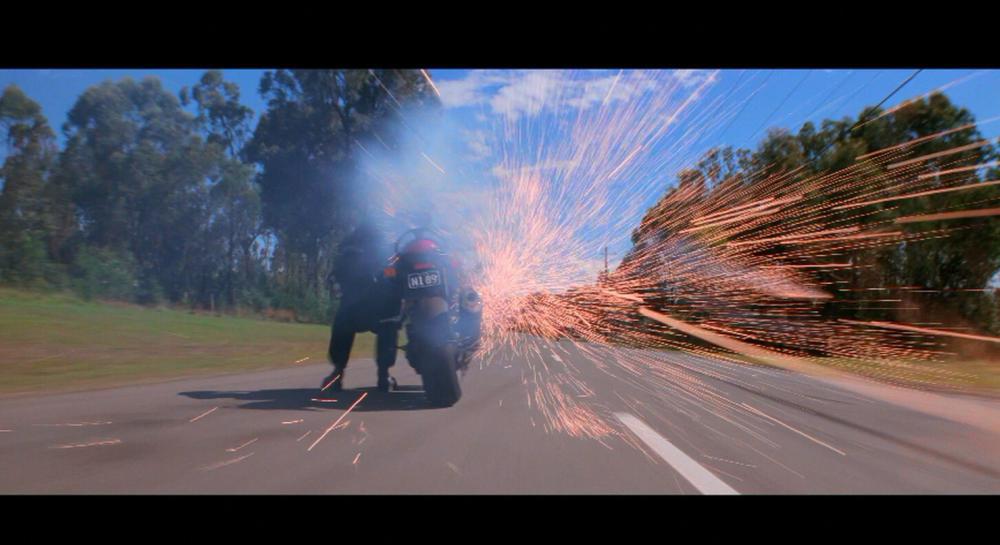 碟中谍2：职业特工队2.Mission.Impossible.II.2000.2160p.BluRay.x265.10bit.SDR.TrueHD.5.1.jpg