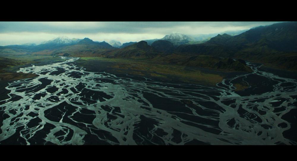 末日逃生.Greenland.2020.2160p.BluRay.x264.8bit.SDR.DTS-HD.MA.TrueHD.7.1.Atmos-SWTYBLZ..jpg