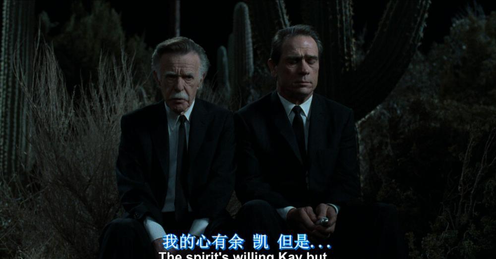 黑衣人1.Men.in.Black.1997.2160p.BluRay.x265.10bit.SDR.DTS-HD.MA.TrueHD.7.1.Atmos-SWTYB.jpg