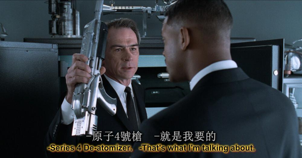 黑衣人1.Men.in.Black.1997.2160p.BluRay.x265.10bit.SDR.DTS-HD.MA.TrueHD.7.1.Atmos-SWTYB.jpg
