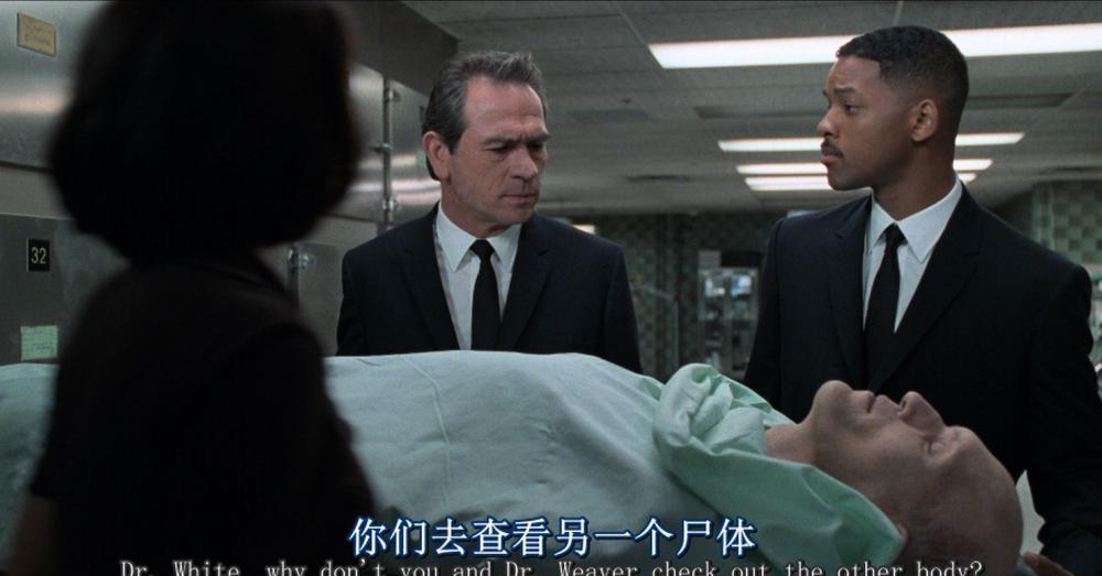 黑衣人1.Men.in.Black.1997.2160p.BluRay.x265.10bit.SDR.DTS-HD.MA.TrueHD.7.1.Atmos-SWTYB.jpg