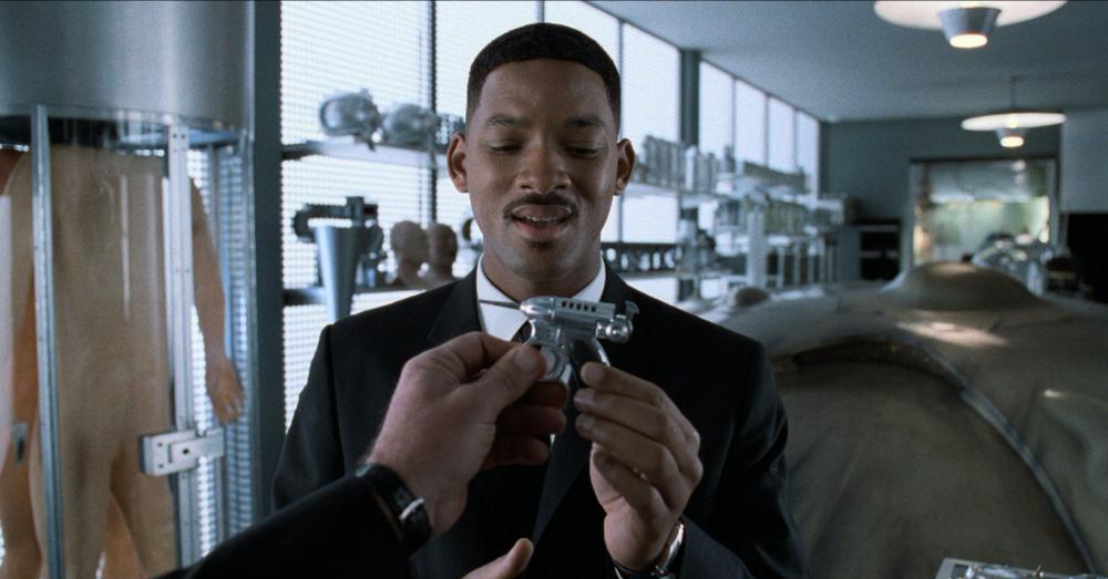 黑衣人1.Men.in.Black.1997.2160p.BluRay.x265.10bit.SDR.DTS-HD.MA.TrueHD.7.1.Atmos-SWTYB.jpg