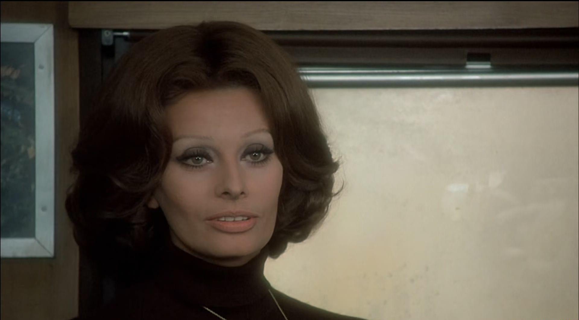【英.德.意】卡桑德拉大桥.1976.1080p.BluRay.x.265 .mkv_20220717_111514.029.jpg