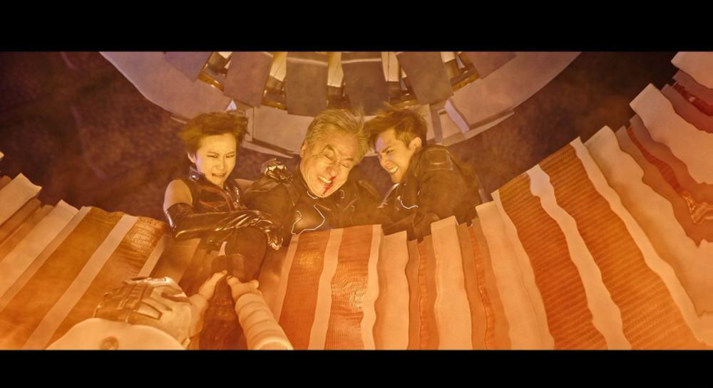 机器之血.Bleeding.Steel.2017.GER.1080p.Blu-ray.AVC.DTS-HD.MA.5.1-DIY.mkv_20220723_2223.jpg