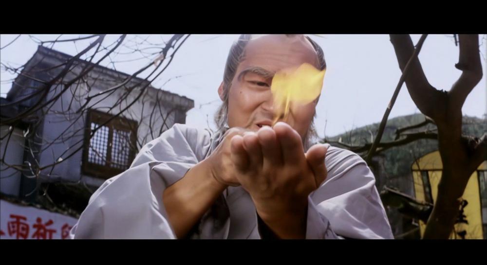 奇门遁甲之六鬼灵童.The.Miracle.Fighters.1982.1080P.AVC.Codec.NBC.5.1.mkv_20221111_0102.jpg