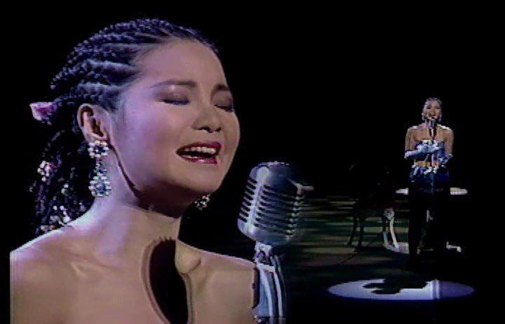1985 邓丽君-东京NHK演唱会(big).avi_snapshot_00.53.49_[2023.01.17_22.47.36].jpg