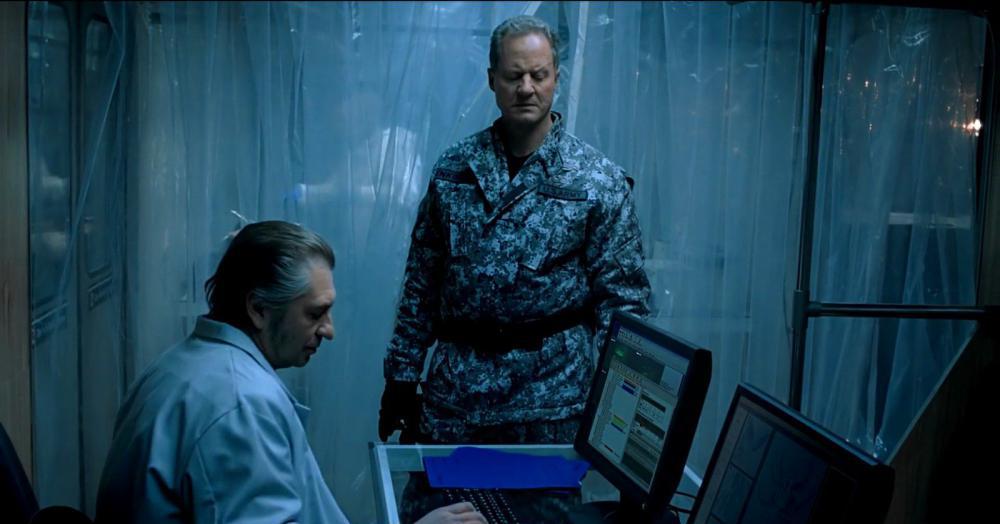 Spiders.2013.1080p.B-00_26_39-2023_02_07_16_58_11.jpg